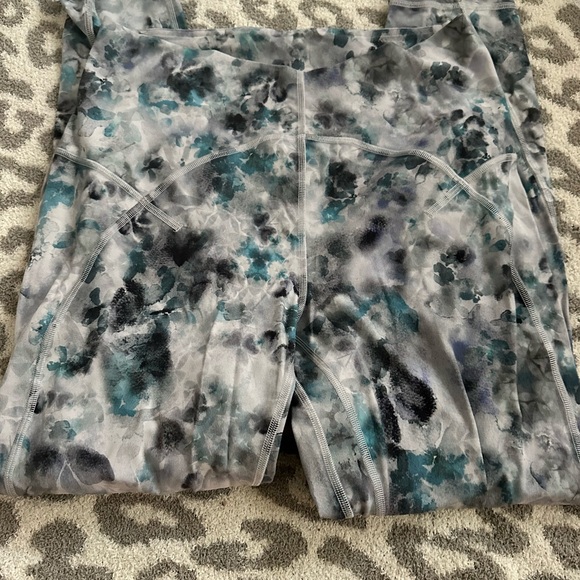 Lululemon leggings - Picture 3 of 3